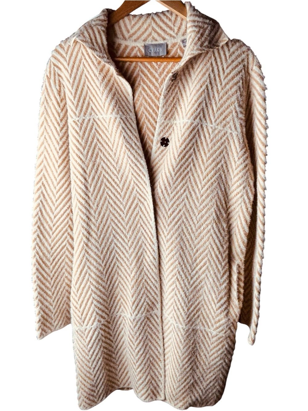 Women's warm mid-length herringbone knit coatigan with snap closures medium.